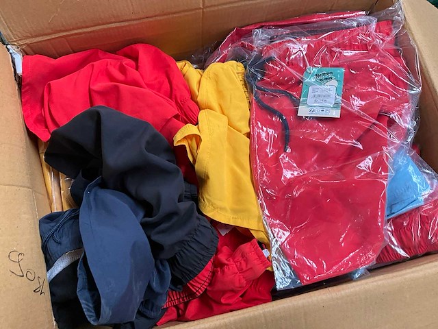 Partij diverse shorts (ca. 275x) - afbeelding 1 van  4