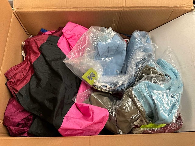 Partij diverse shorts (ca. 275x) - afbeelding 2 van  4