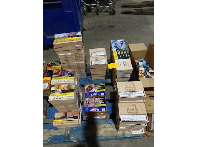 Partij diverse sigaren in kist - afbeelding 1 van  6