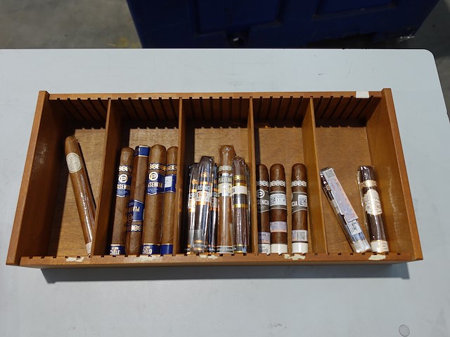 Partij diverse sigaren - afbeelding 11 van  21