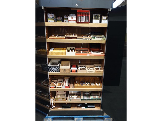 Partij diverse sigaren - afbeelding 1 van  21