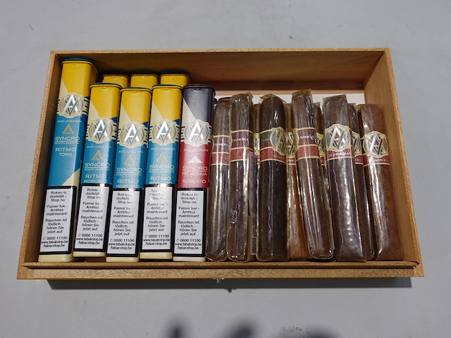 Partij diverse sigaren - afbeelding 2 van  19