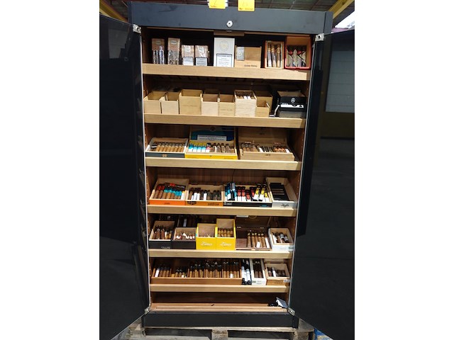 Partij diverse sigaren - afbeelding 1 van  19