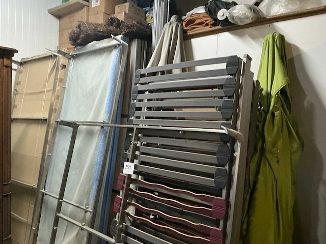 Partij diverse slaapkamermeubels - afbeelding 2 van  2