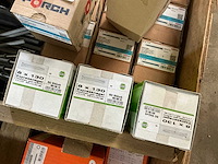 Partij diverse slagpluggen en expressnagels - afbeelding 2 van  9