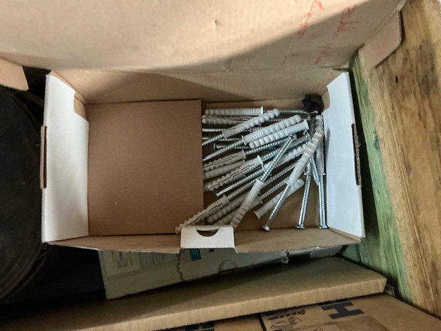 Partij diverse slagpluggen en expressnagels - afbeelding 9 van  9