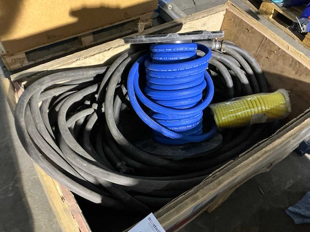 Partij diverse slangen - afbeelding 2 van  5