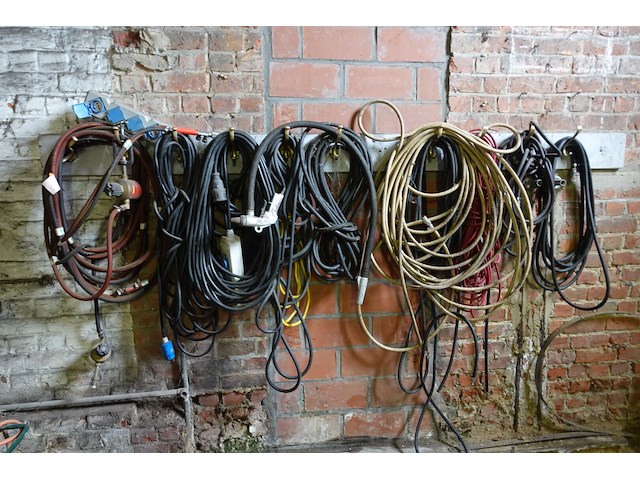 Partij diverse slangen/kabels - afbeelding 1 van  6