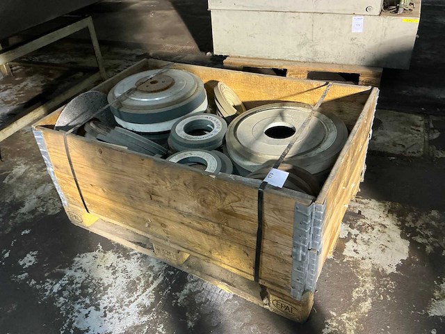 Partij diverse slijpstenen - afbeelding 1 van  6