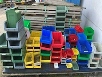 Partij diverse sorteerbakjes (100x)