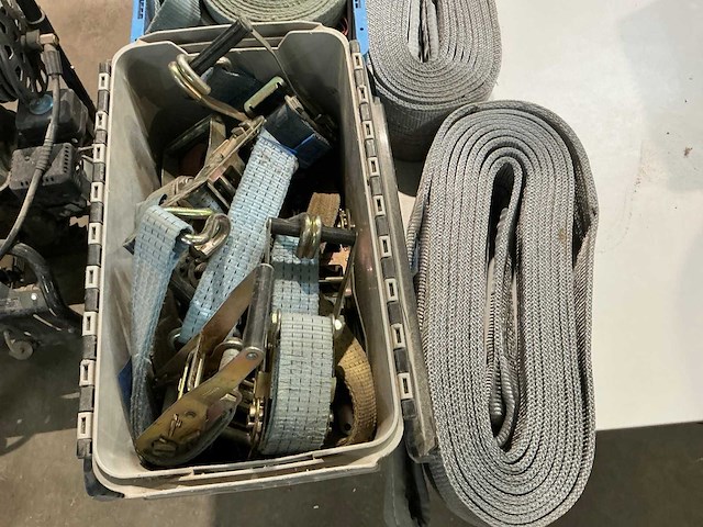 Partij diverse spanbanden - afbeelding 2 van  3