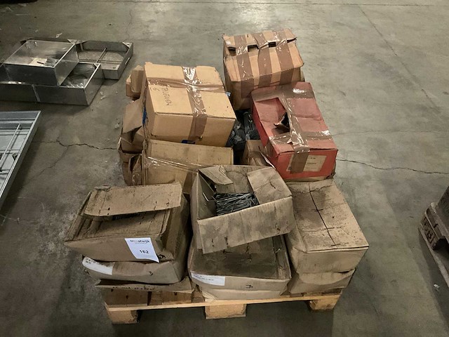 Partij diverse spouwhaken - afbeelding 1 van  5