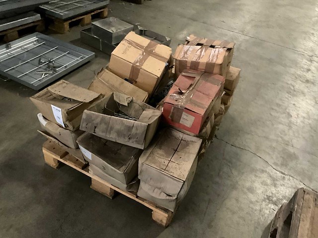 Partij diverse spouwhaken - afbeelding 2 van  5