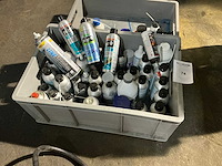 Partij diverse spuitbussen - afbeelding 1 van  3