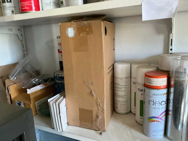 Partij diverse spuitbussen - afbeelding 3 van  3