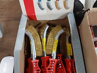 Partij diverse staalborstels en staalwol en toebehoren facom - afbeelding 2 van  7