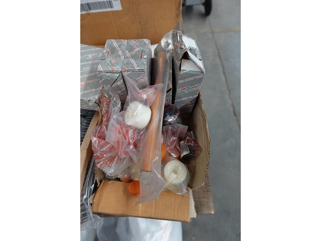 Partij diverse staalborstels en staalwol en toebehoren facom - afbeelding 5 van  7