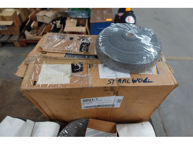 Partij diverse staalborstels en staalwol en toebehoren facom - afbeelding 7 van  7