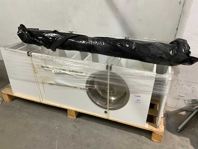 Partij diverse standenbouw benodigdheden - afbeelding 2 van  5