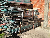 Partij diverse steigeronderdelen - afbeelding 1 van  5