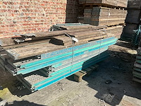 Partij diverse steigervloeren en bouwhout - afbeelding 1 van  4