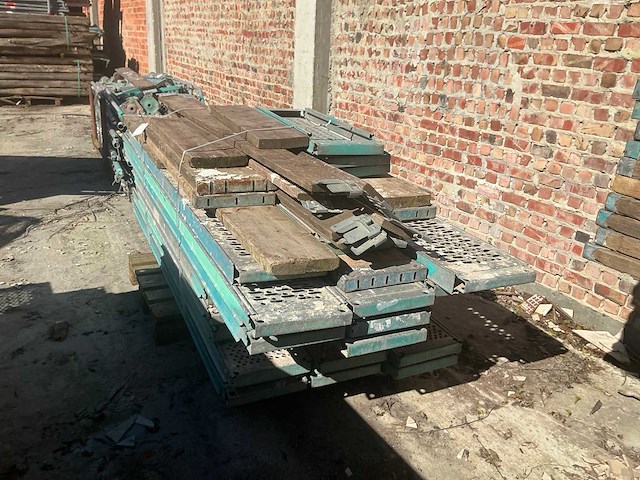 Partij diverse steigervloeren en bouwhout - afbeelding 3 van  4