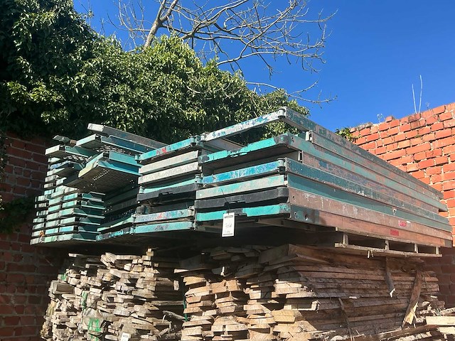 Partij diverse steigervloeren - afbeelding 1 van  4