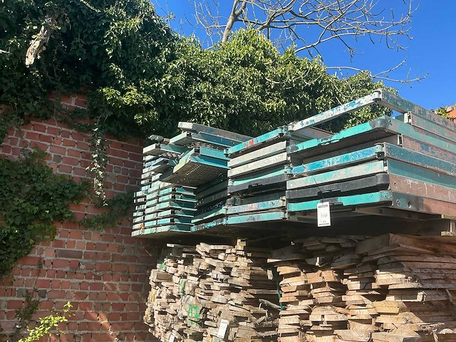 Partij diverse steigervloeren - afbeelding 2 van  4