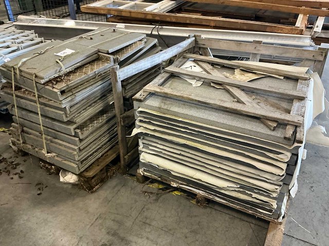 Partij diverse stenen afboordingen - afbeelding 1 van  7