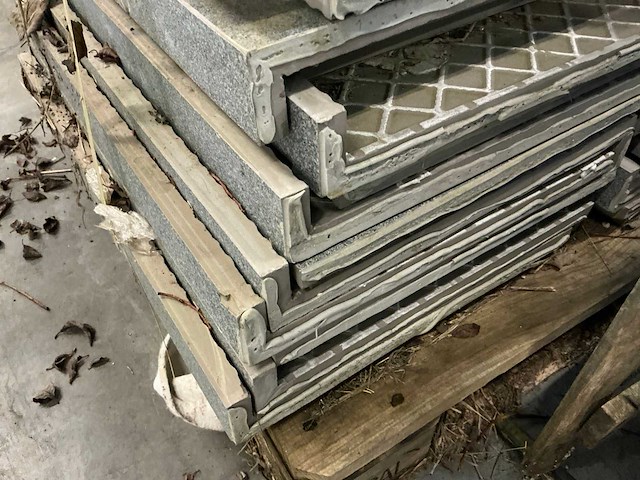 Partij diverse stenen afboordingen - afbeelding 5 van  7