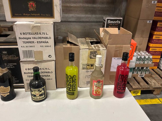 Partij diverse sterke dranken - afbeelding 2 van  2