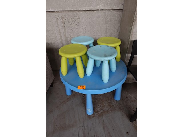 Partij diverse stoelen + kindertafel - afbeelding 2 van  7
