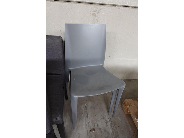 Partij diverse stoelen + kindertafel - afbeelding 6 van  7
