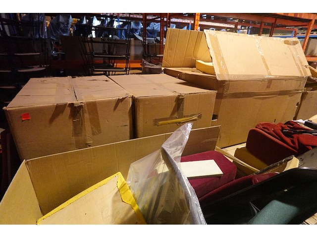 Partij diverse stoelen + onderdelen stoel - afbeelding 4 van  12
