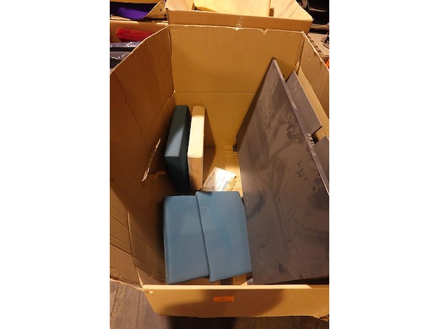 Partij diverse stoelen + onderdelen stoel - afbeelding 5 van  12