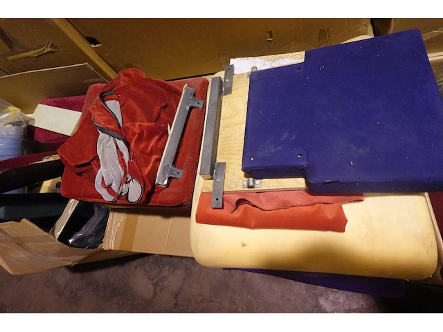 Partij diverse stoelen + onderdelen stoel - afbeelding 9 van  12