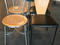 Partij diverse stoelen
