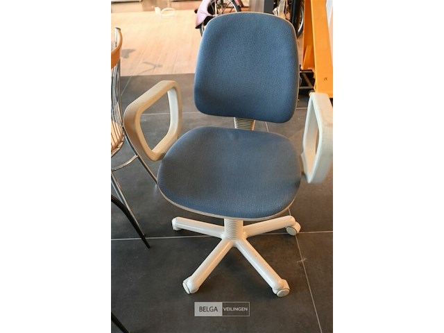 Partij diverse stoelen - afbeelding 2 van  3