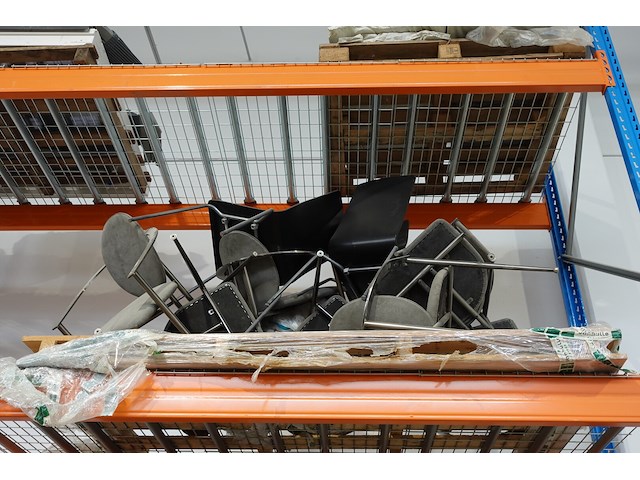 Partij diverse stoelen - afbeelding 1 van  2