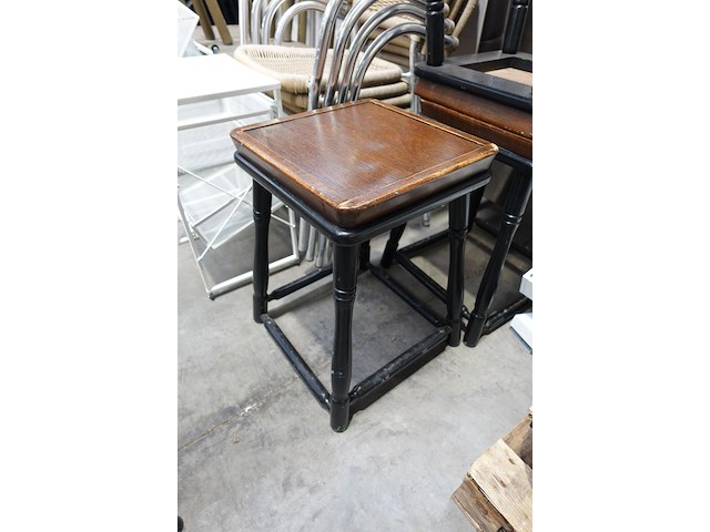 Partij diverse stoelen - afbeelding 1 van  8