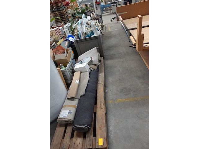 Partij diverse stoffen - afbeelding 1 van  11