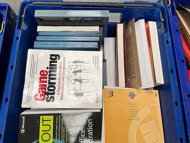 Partij diverse studieboeken en romans - afbeelding 12 van  15