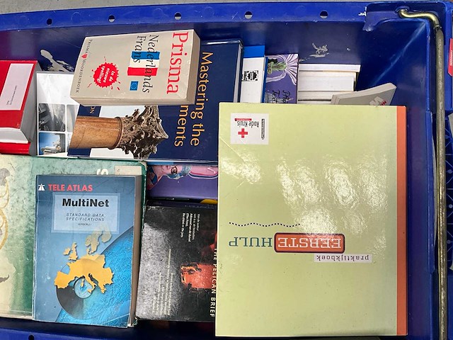 Partij diverse studieboeken en romans - afbeelding 15 van  15