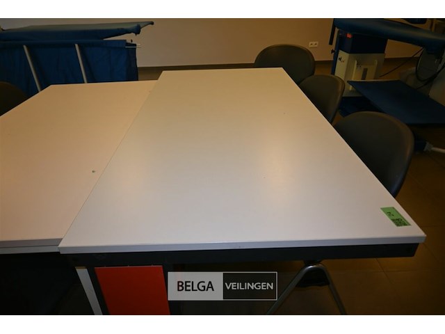 Partij diverse tafels - afbeelding 2 van  6
