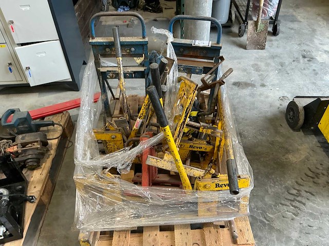 Partij diverse tegelheffers - afbeelding 2 van  3