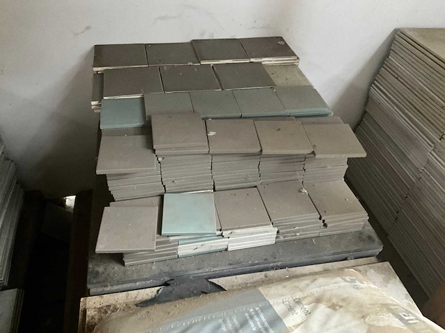 Partij diverse tegels en toebehoren - afbeelding 5 van  26