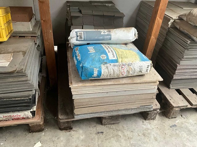 Partij diverse tegels en toebehoren - afbeelding 6 van  26