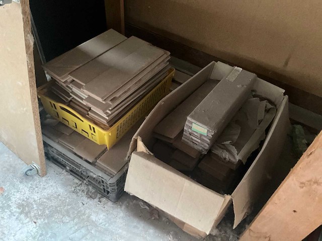 Partij diverse tegels en toebehoren - afbeelding 25 van  26