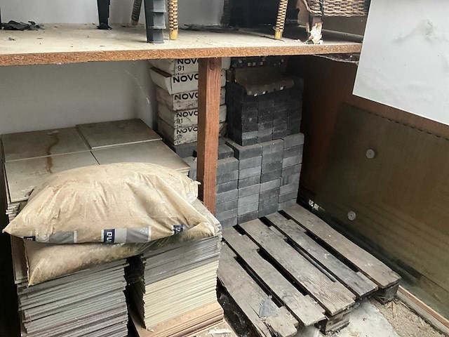 Partij diverse tegels en toebehoren - afbeelding 12 van  26