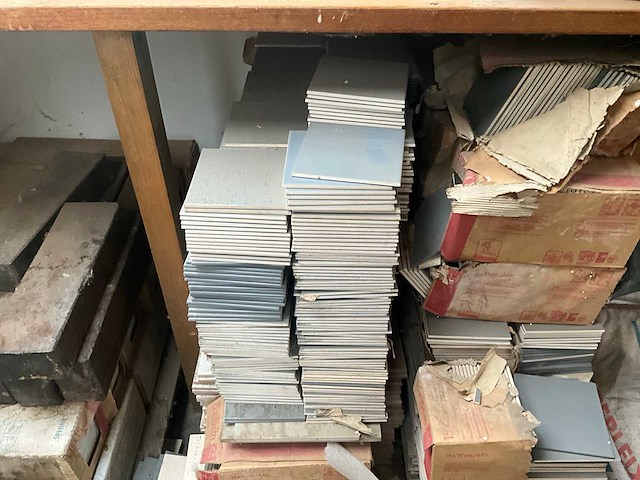 Partij diverse tegels en toebehoren - afbeelding 15 van  26